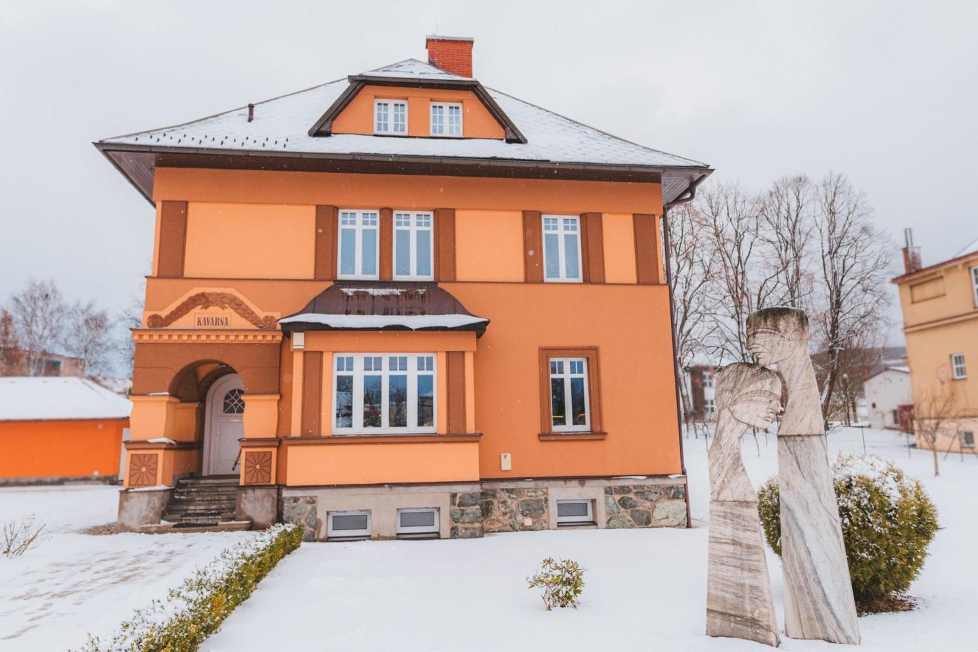 Kavarna A Penzion Reichl Kraliky Exterior photo